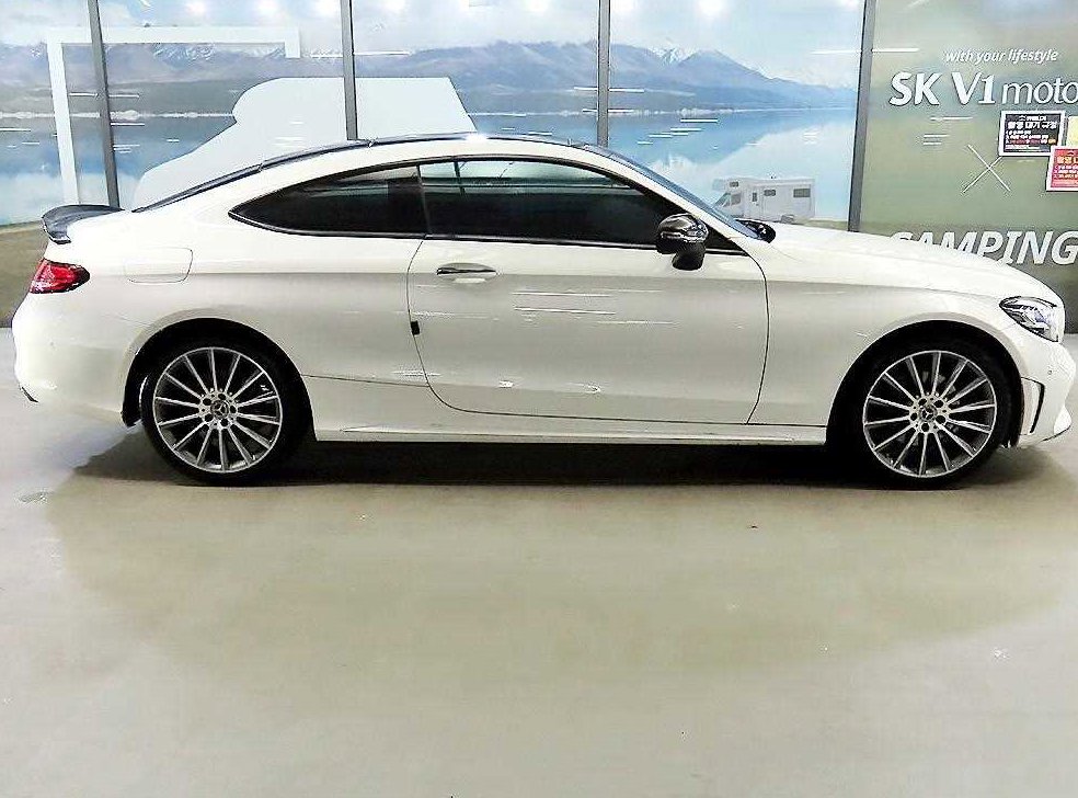 벤츠 C 클래스 C220 d 4MATIC 쿠페 사진 3