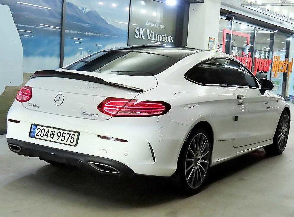 벤츠 C 클래스 C220 d 4MATIC 쿠페 사진 4