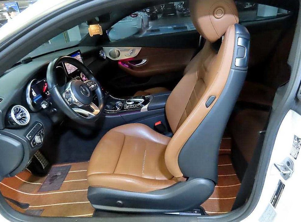 벤츠 C 클래스 C220 d 4MATIC 쿠페 사진 6
