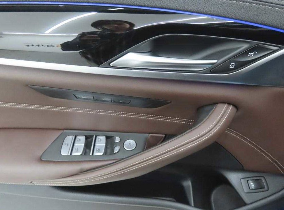 BMW 5시리즈 523d M 스포츠 사진 10