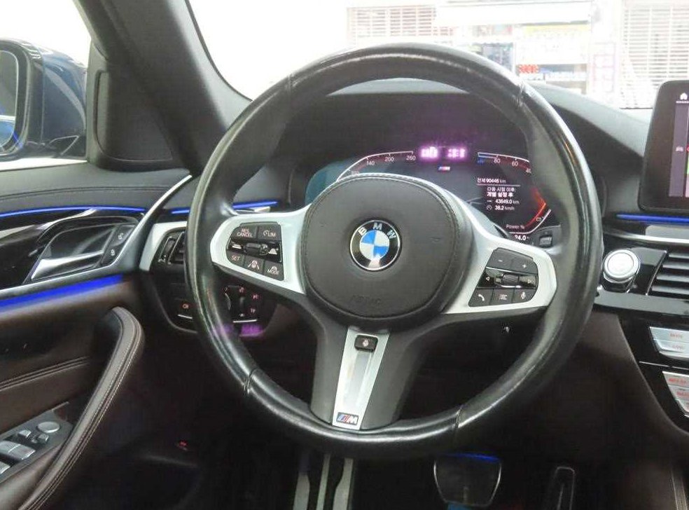 BMW 5시리즈 523d M 스포츠 사진 16