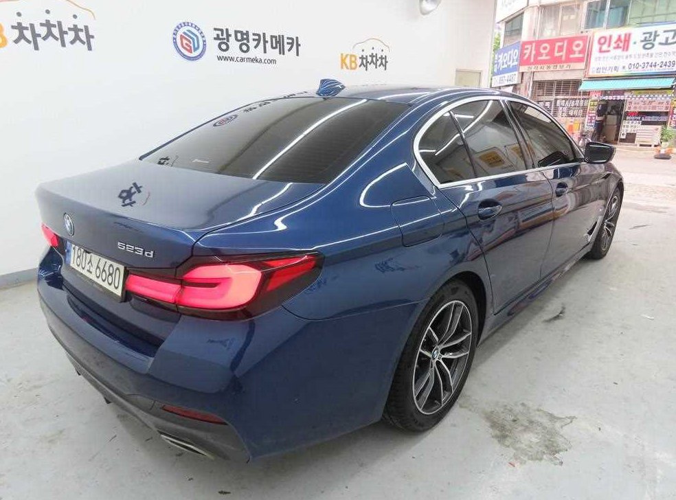 BMW 5시리즈 523d M 스포츠 사진 3