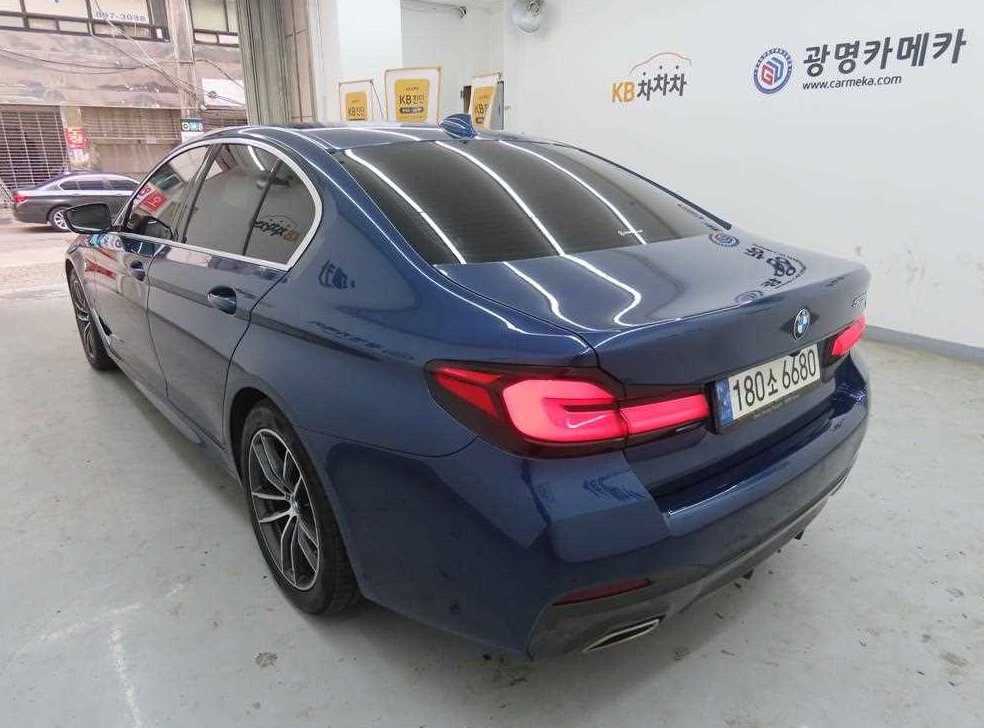 BMW 5시리즈 523d M 스포츠 사진 4