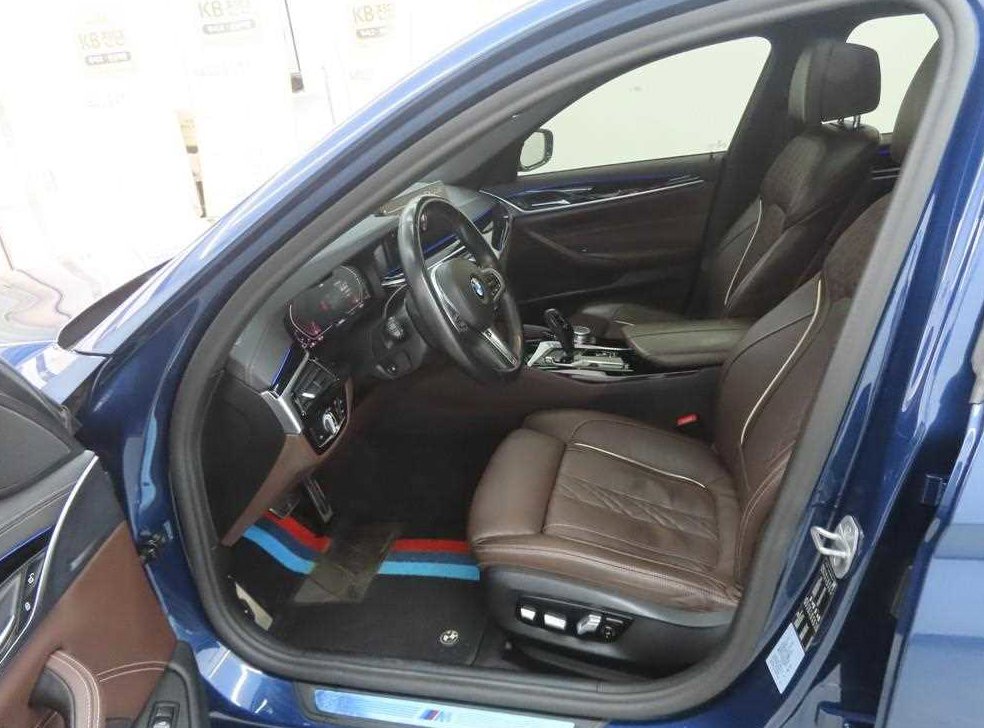 BMW 5시리즈 523d M 스포츠 사진 5