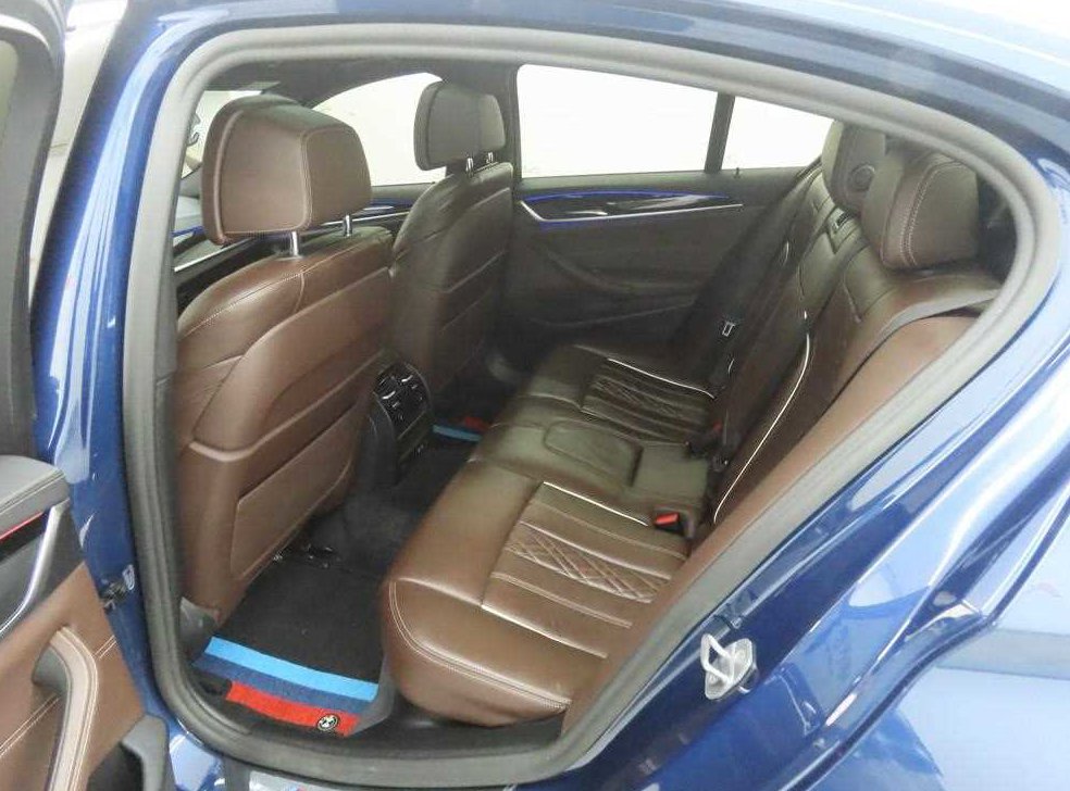 BMW 5시리즈 523d M 스포츠 사진 6