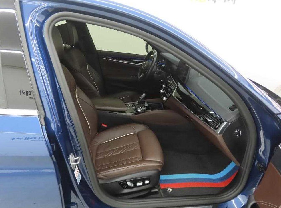 BMW 5시리즈 523d M 스포츠 사진 8