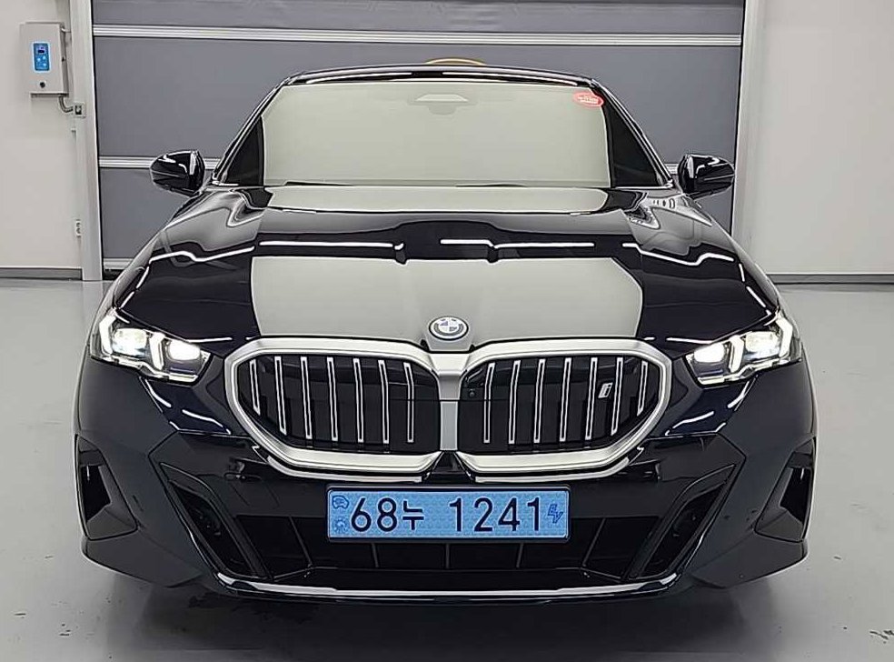 BMW i5 eDrive 40 사진 2