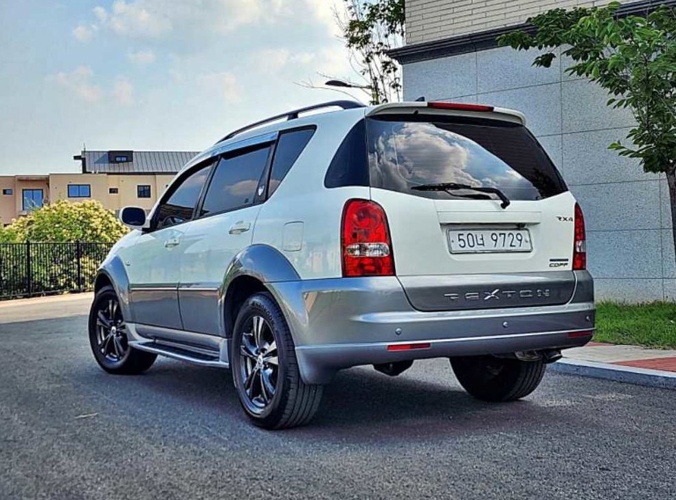 KG모빌리티(쌍용)  렉스턴 RX4 4WD 사진 4