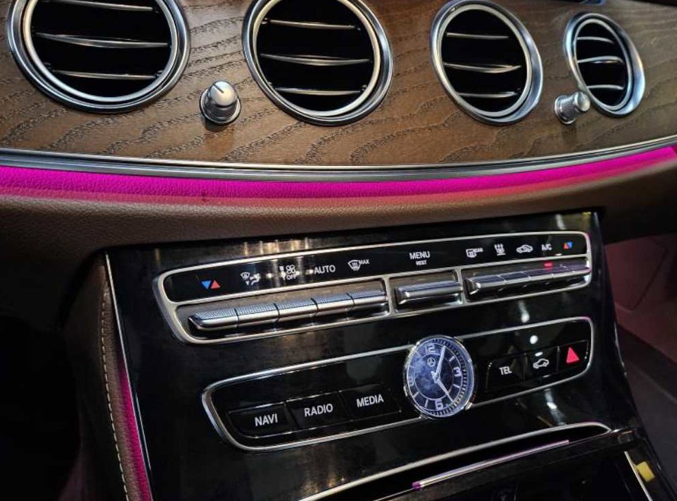 벤츠 E 클래스 E300e 익스클루시브 사진 11