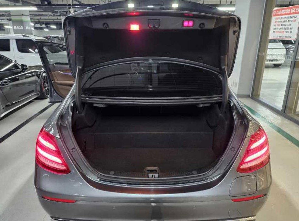 벤츠 E 클래스 E300e 익스클루시브 사진 19