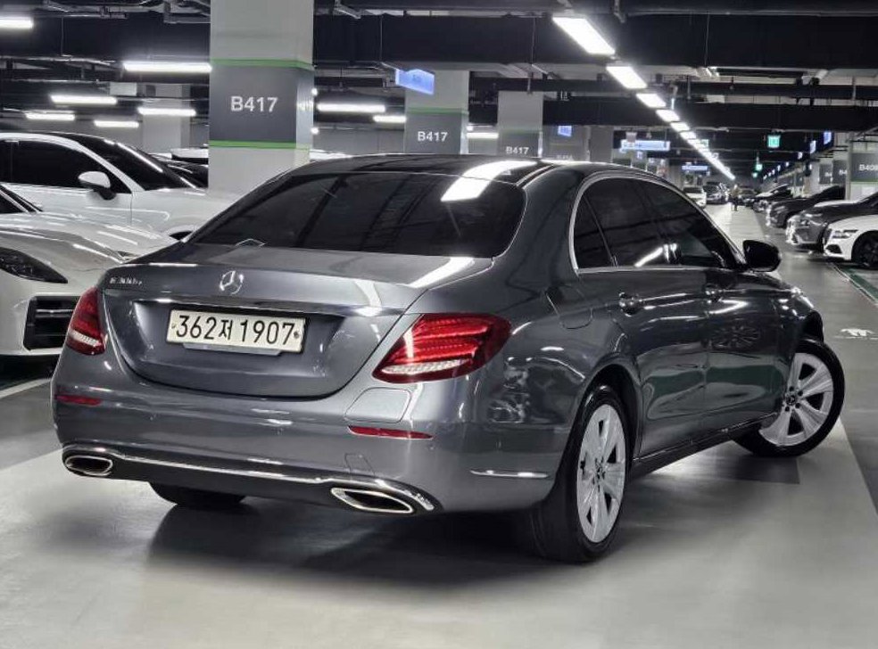 벤츠 E 클래스 E300e 익스클루시브 사진 4