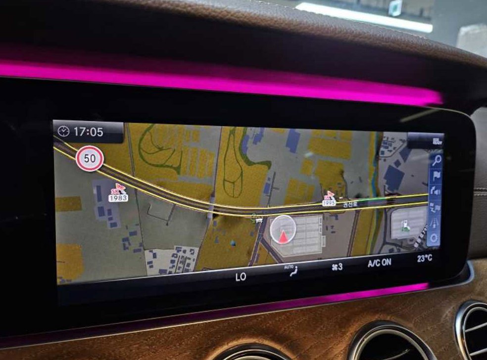 벤츠 E 클래스 E300e 익스클루시브 사진 9