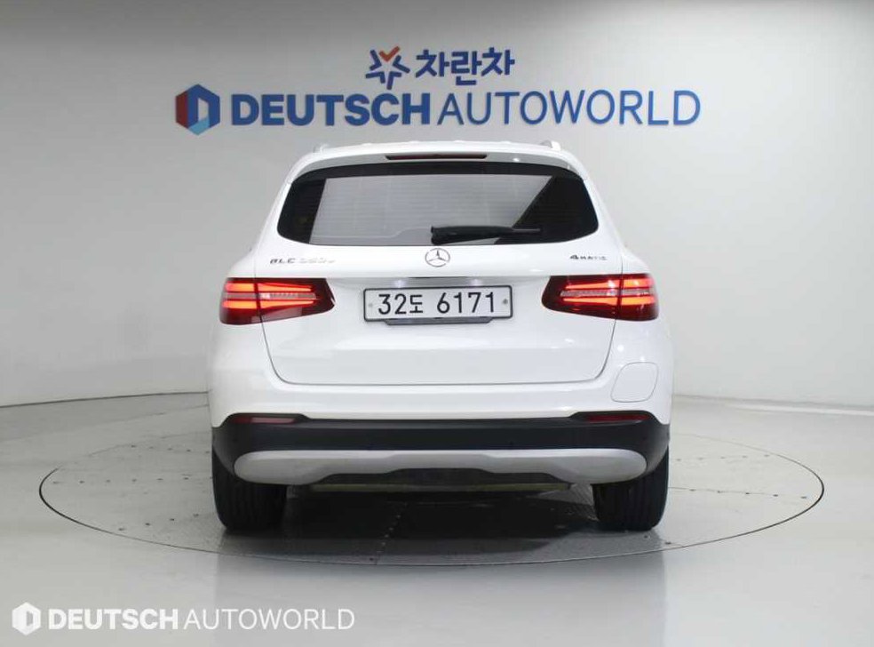 벤츠 GLC 클래스 GLC 350 e 4MATIC 사진 4