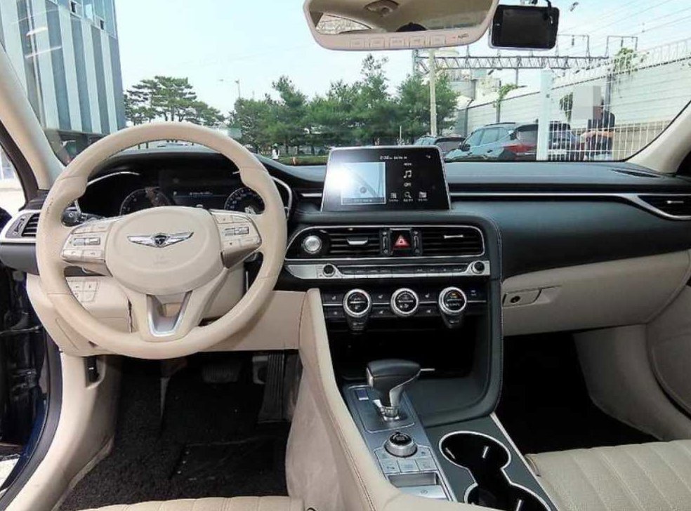 제네시스 G70 2.0T