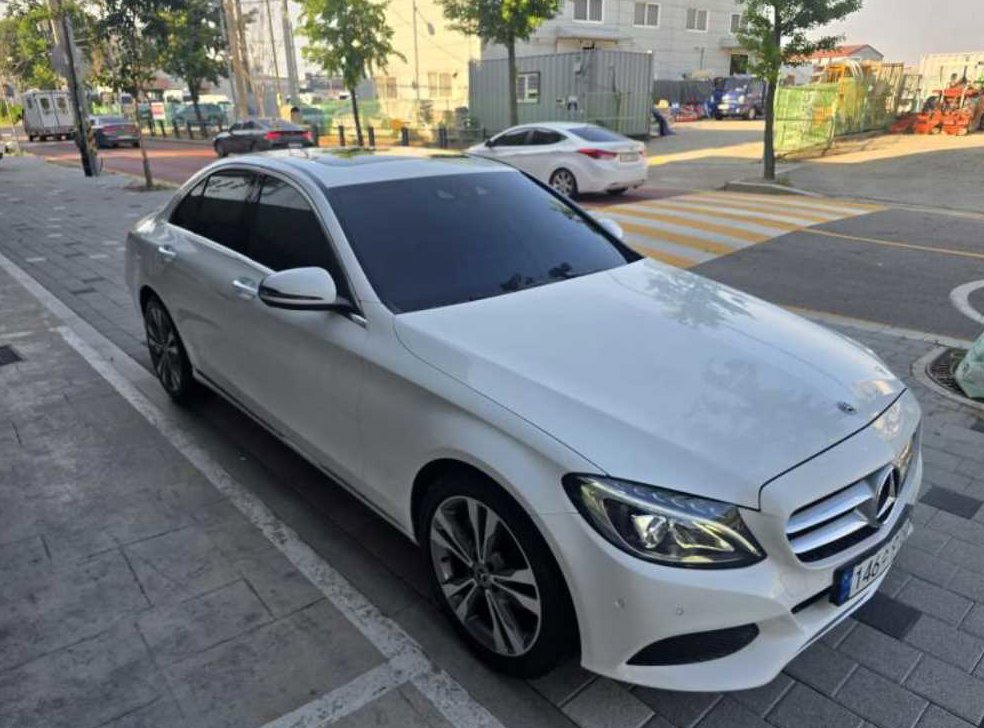 벤츠 C 클래스 C200 아방가르드 사진 3