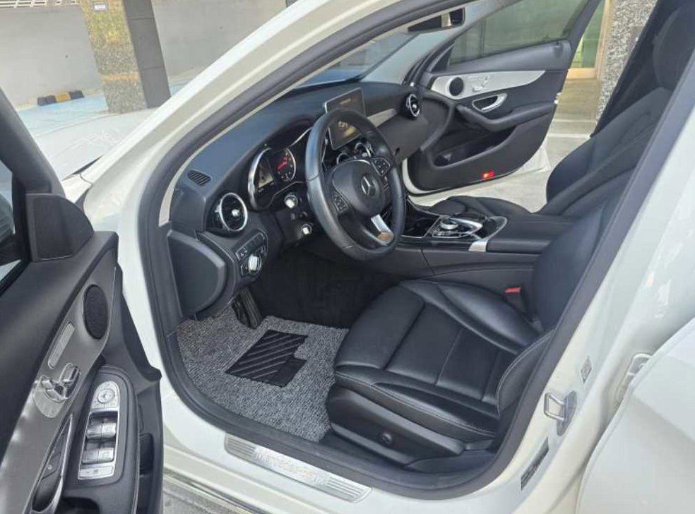 벤츠 C 클래스 C200 아방가르드 사진 9