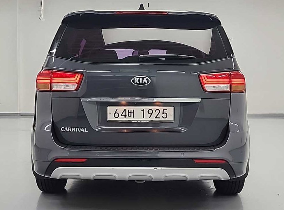 기아 카니발 디젤 9인승 럭셔리 사진 3