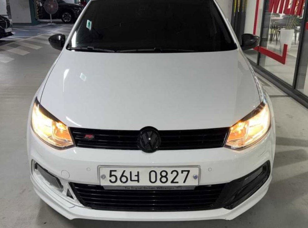 폭스바겐 폴로 1.4 TDI 블루모션 R-LINE