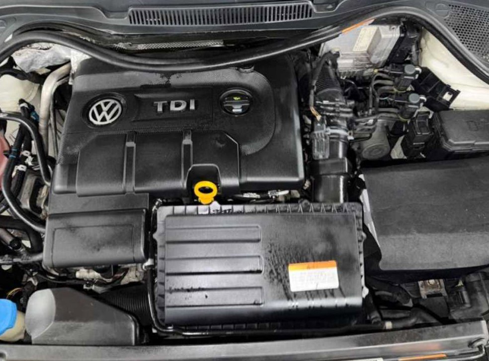 폭스바겐 폴로 1.4 TDI 블루모션 R-LINE 사진 19