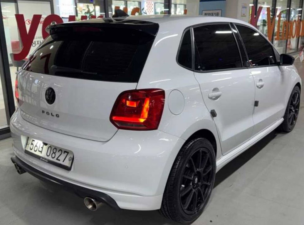 폭스바겐 폴로 1.4 TDI 블루모션 R-LINE 사진 4