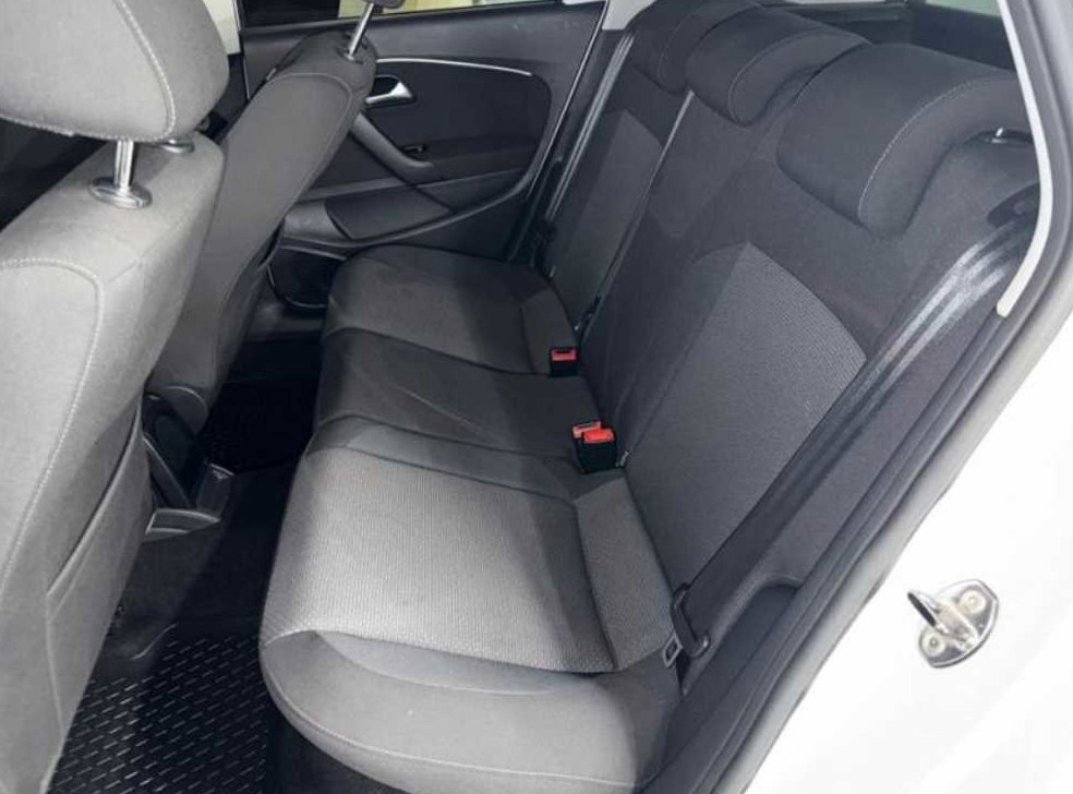 폭스바겐 폴로 1.4 TDI 블루모션 R-LINE 사진 7