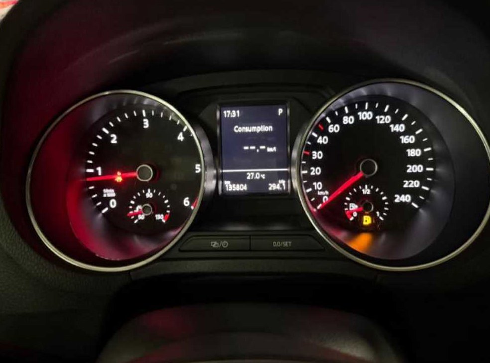 폭스바겐 폴로 1.4 TDI 블루모션 R-LINE 사진 9