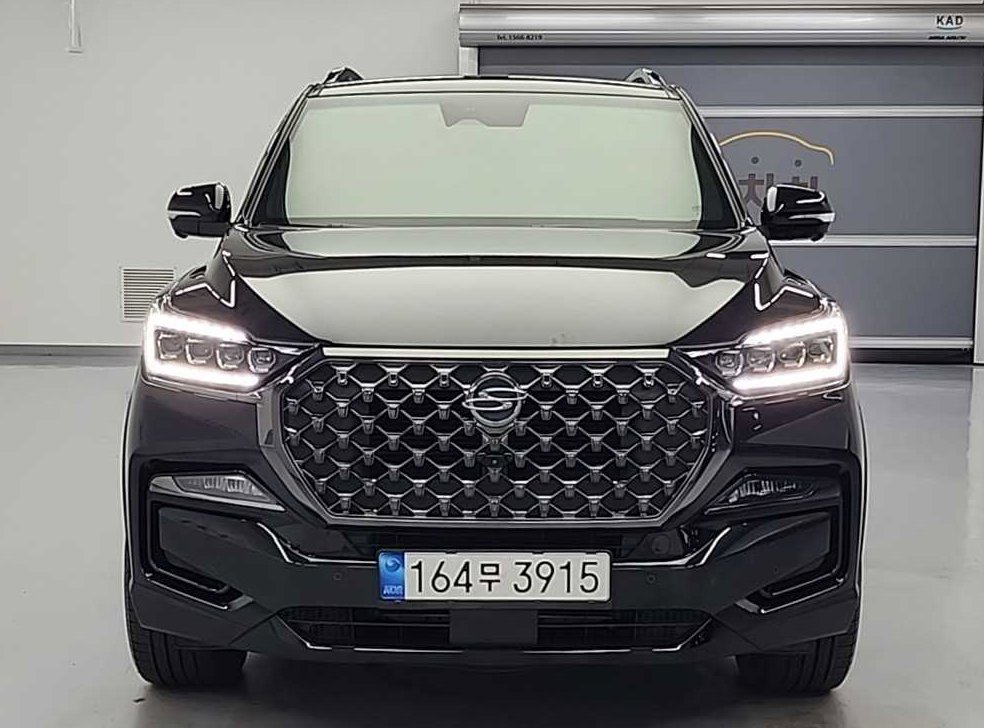 KG모빌리티(쌍용)  렉스턴 디젤 2.2 4WD 더 블랙 사진 2