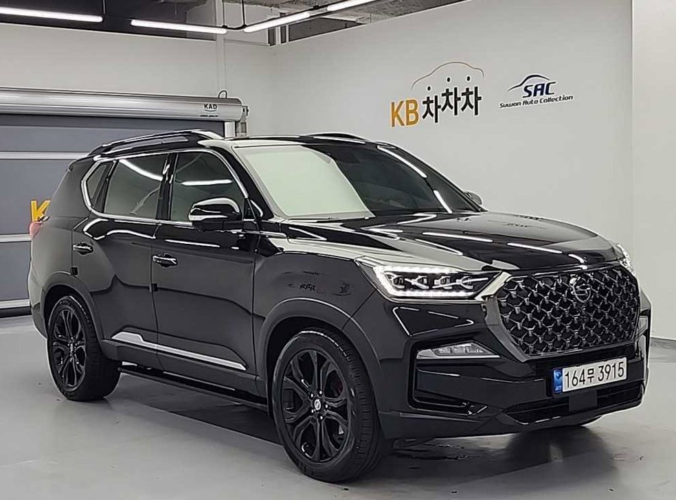 KG모빌리티(쌍용)  렉스턴 디젤 2.2 4WD 더 블랙 사진 4