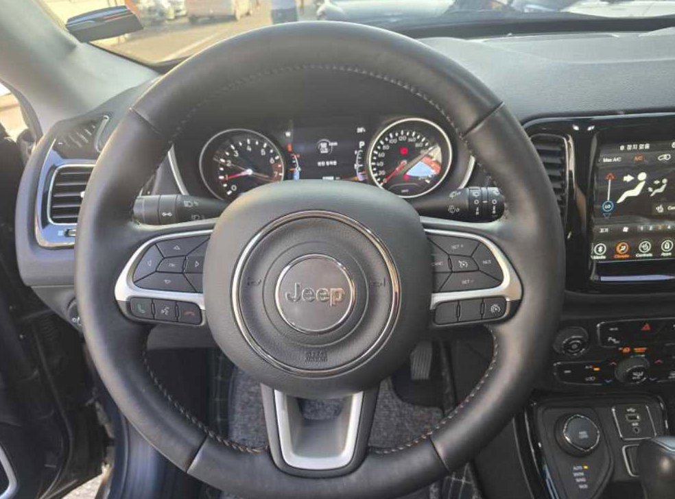 지프 컴패스 2.4 AWD 리미티드 사진 12