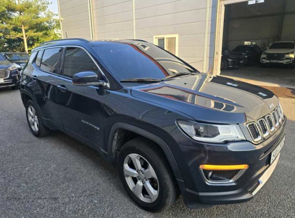 지프 컴패스 2.4 AWD 리미티드 사진 3