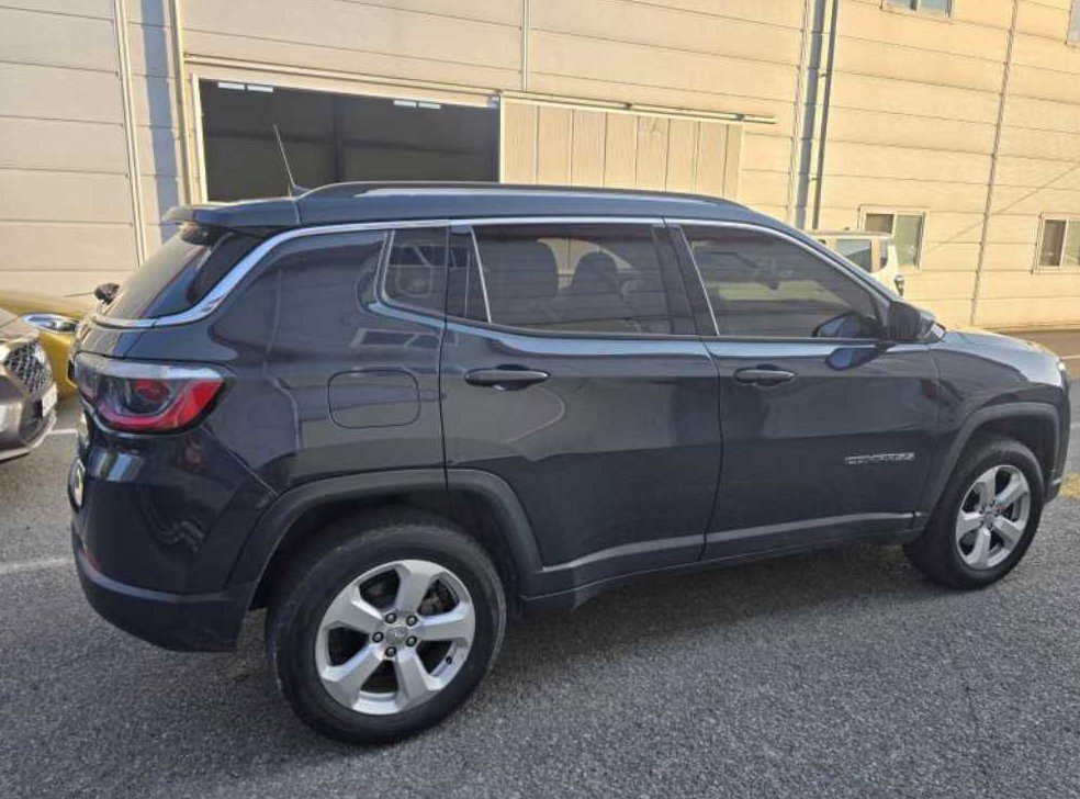 지프 컴패스 2.4 AWD 리미티드 사진 4
