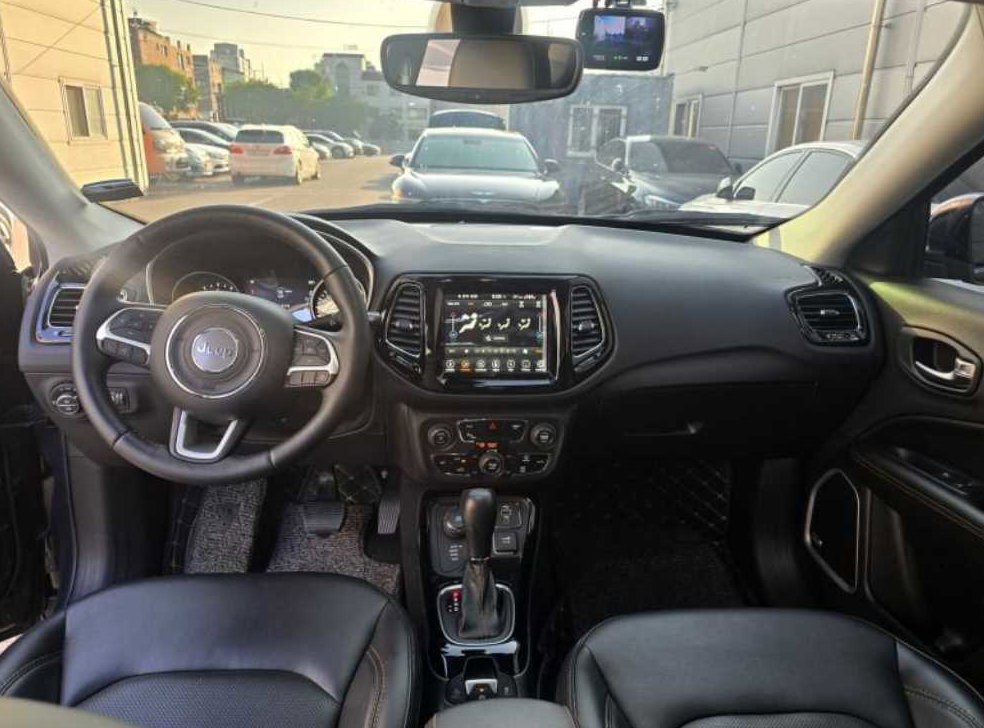 지프 컴패스 2.4 AWD 리미티드 사진 8