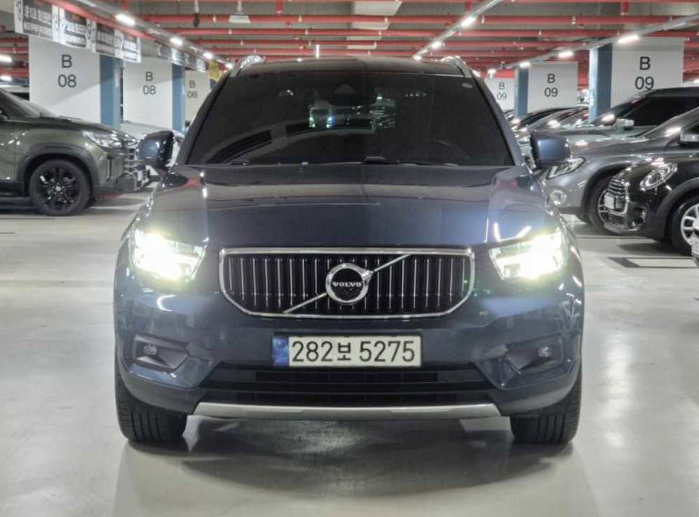 볼보 XC40 B4 AWD 인스크립션