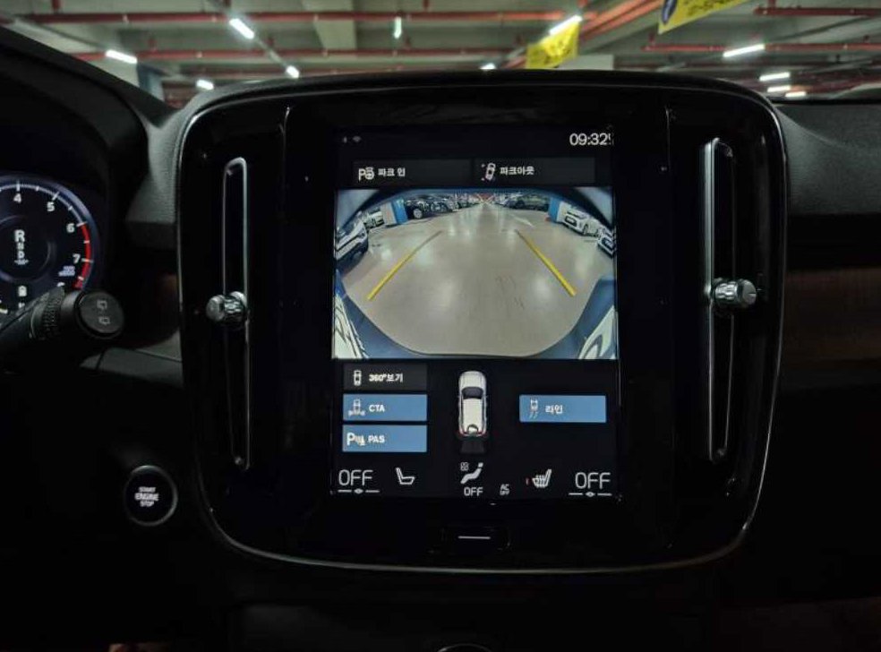 볼보 XC40 B4 AWD 인스크립션 사진 16