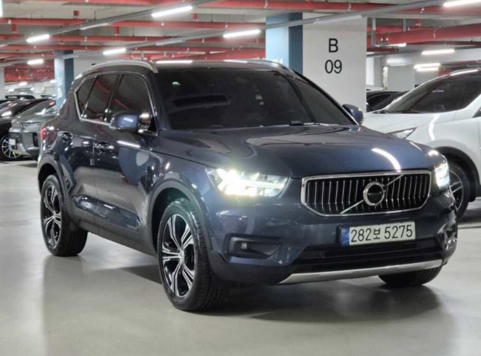 볼보 XC40 B4 AWD 인스크립션 사진 2