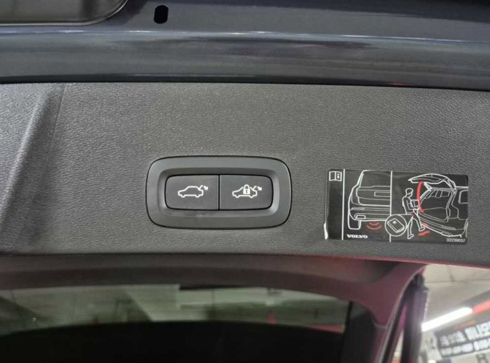 볼보 XC40 B4 AWD 인스크립션 사진 6