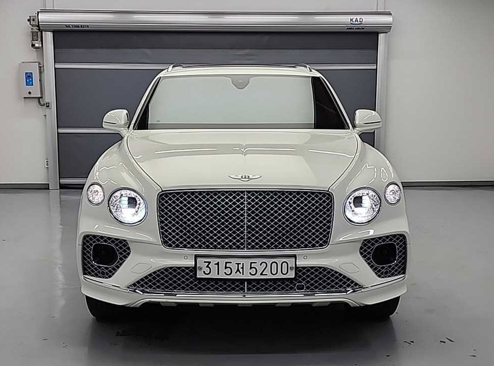 벤틀리 벤테이가 4.0 V8