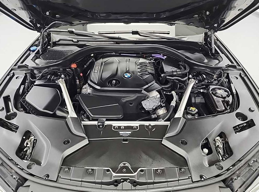 BMW 5시리즈 523d M 스포츠 사진 6