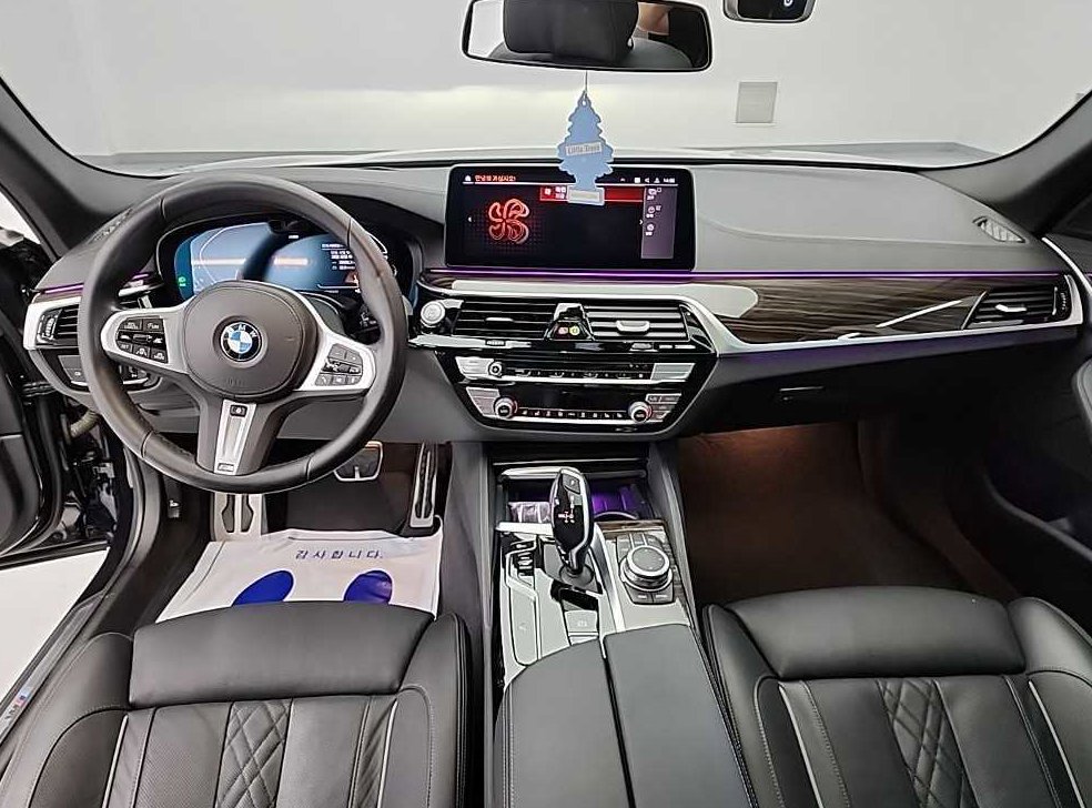BMW 5시리즈 523d M 스포츠 사진 8