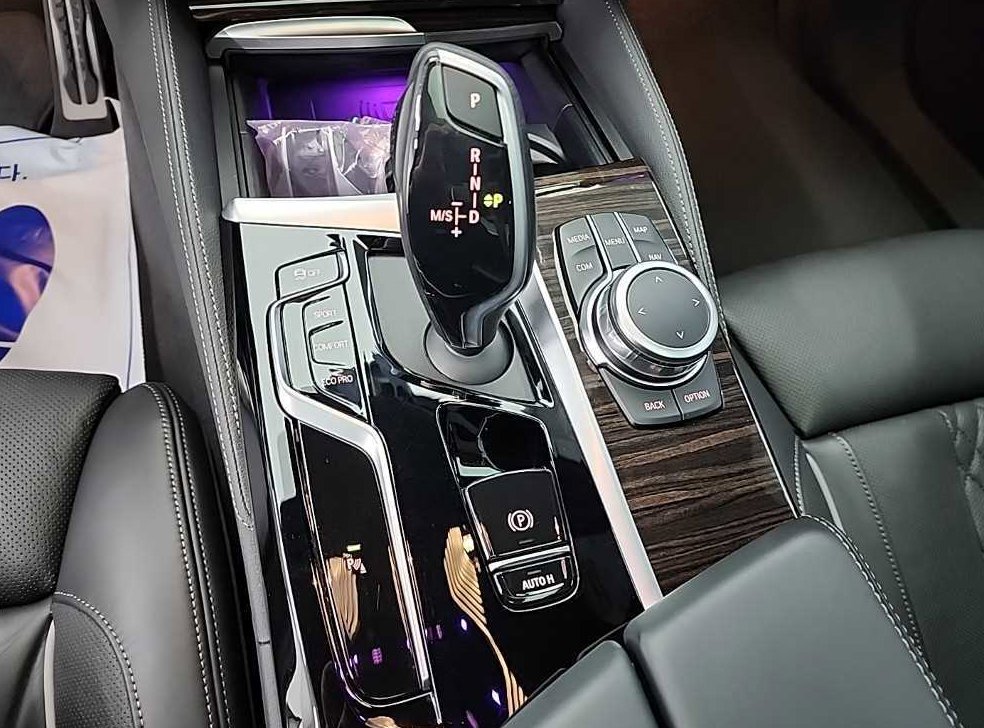 BMW 5시리즈 523d M 스포츠 사진 9