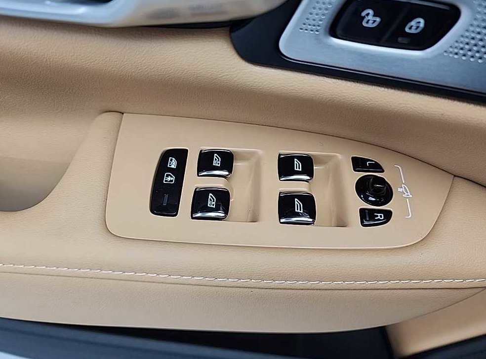 볼보 S90 B6 AWD 인스크립션 사진 17