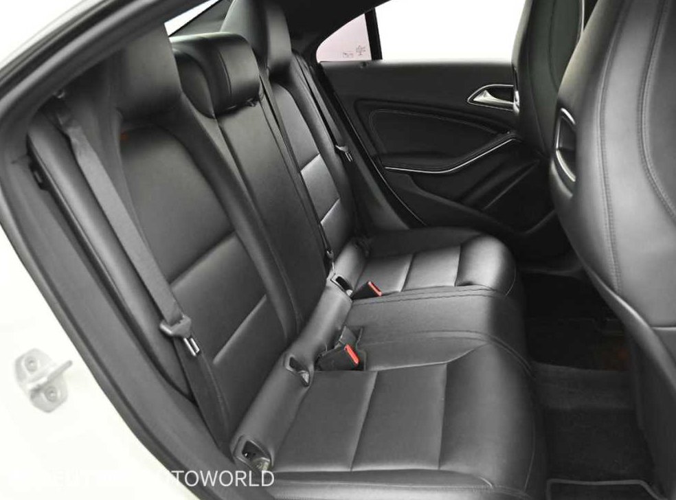 벤츠 CLA 클래스 CLA 200 CDI 4매틱 사진 12