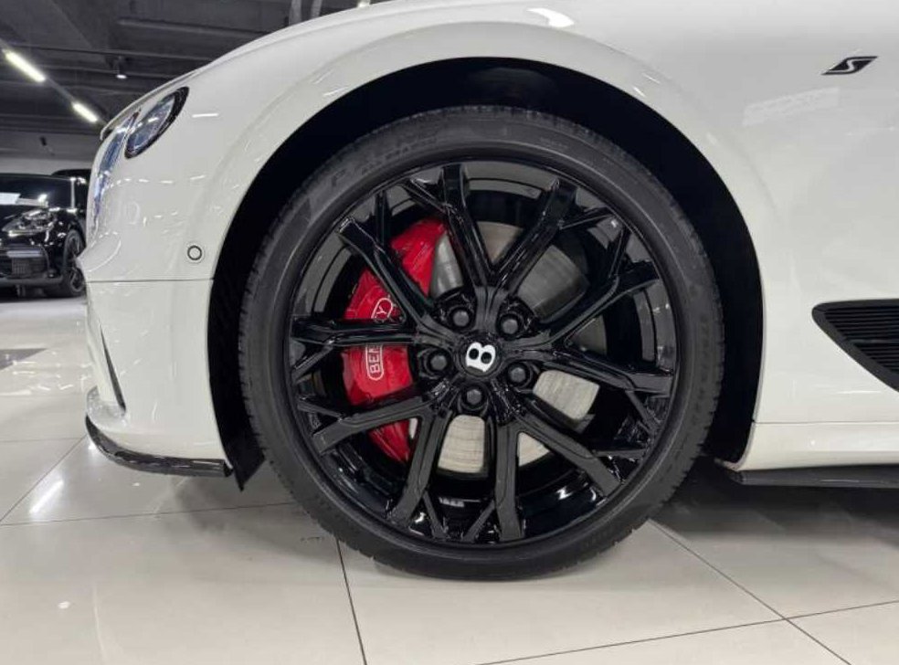 벤틀리 컨티넨탈 4.0 V8 GT S 사진 16