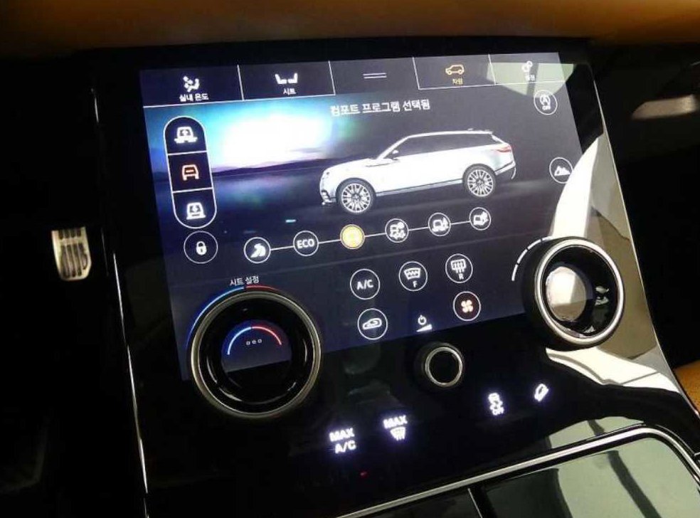 랜드로버 레인지로버 벨라 3.0 D300 R-다이나믹 HSE 사진 17