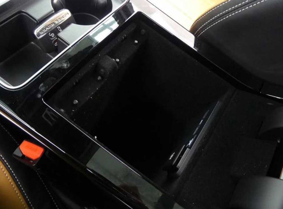 랜드로버 레인지로버 벨라 3.0 D300 R-다이나믹 HSE 사진 18
