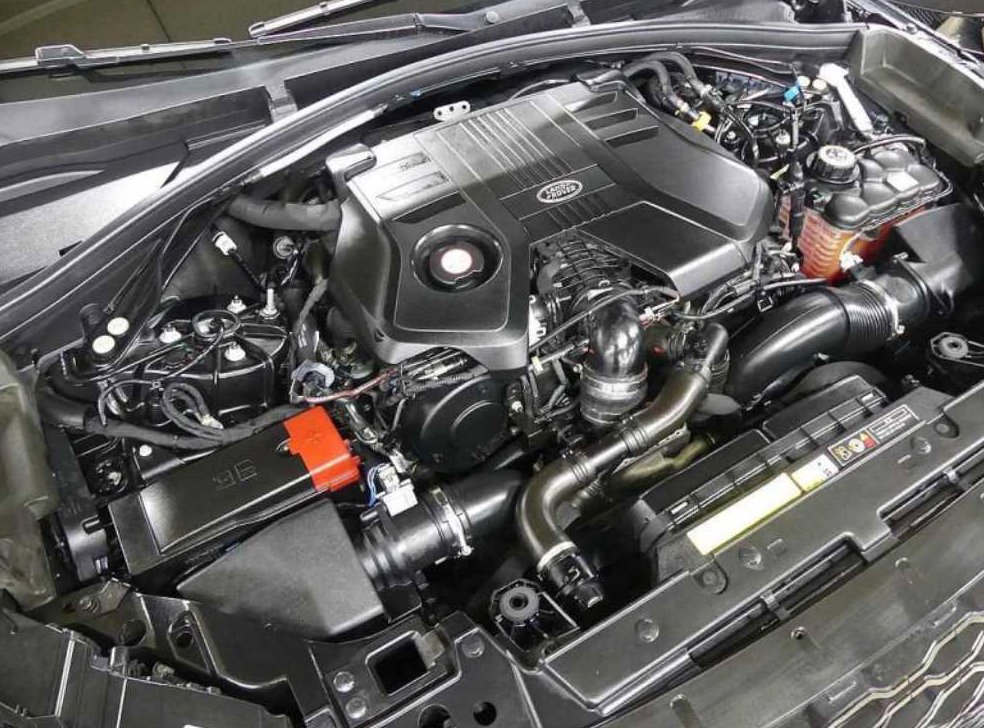 랜드로버 레인지로버 벨라 3.0 D300 R-다이나믹 HSE 사진 5