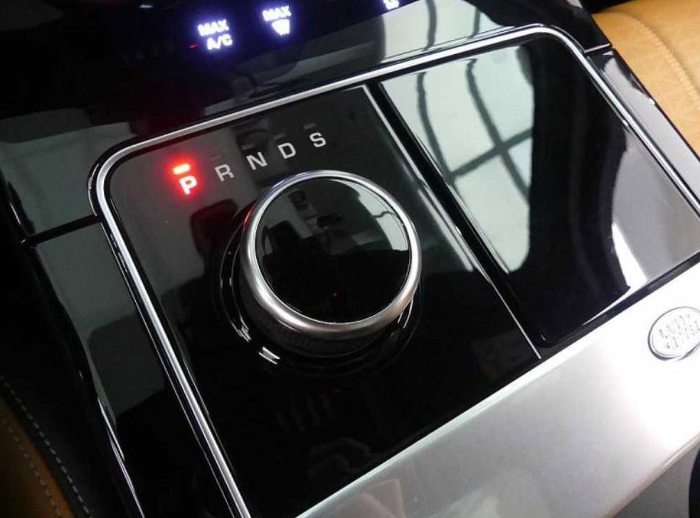 랜드로버 레인지로버 벨라 3.0 D300 R-다이나믹 HSE 사진 7