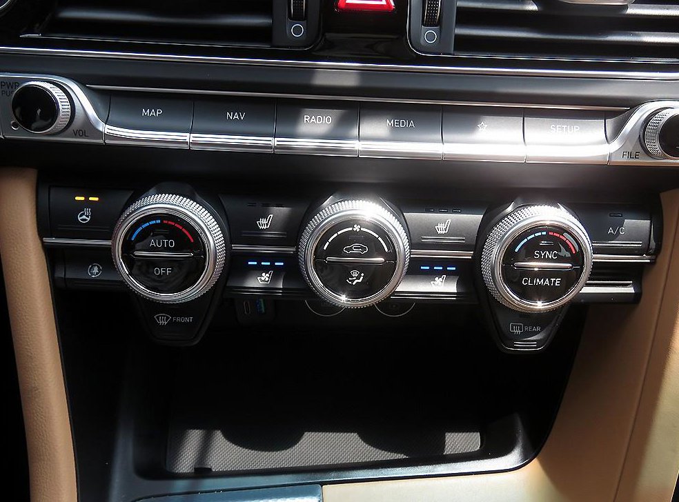 제네시스 G70 가솔린 2.0T 4WD 사진 14