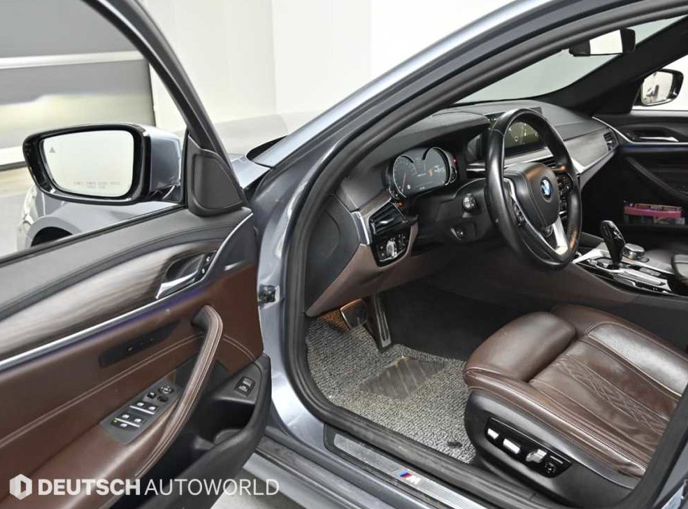 BMW 5시리즈 520d M 스포츠 플러스 사진 11