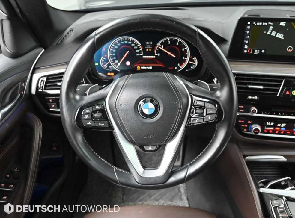 BMW 5시리즈 520d M 스포츠 플러스 사진 13